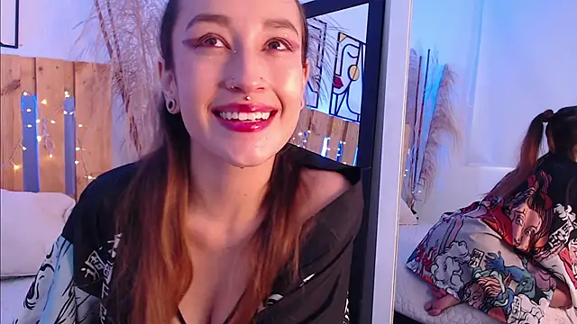 coral jonesss online show from March 5, 2025, 1:39 pm