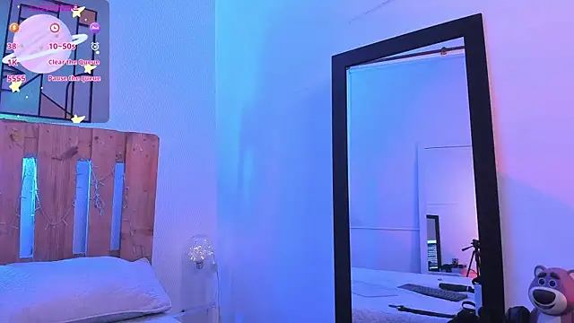 coral jonesss online show from September 30, 2025, 3:39 pm