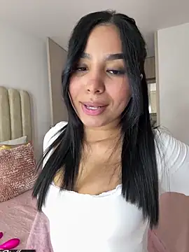 CharlotteGraay online show from April 5, 2026, 9:34 pm