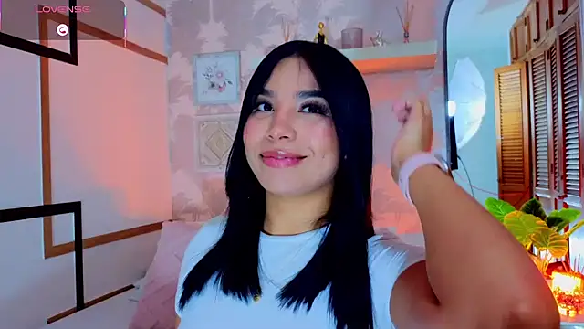Snapshot of CharlotteGraay chatting on July 8, 2026, 7:51 pm CharlotteGraay online show from July 8, 2026, 7:51 pm