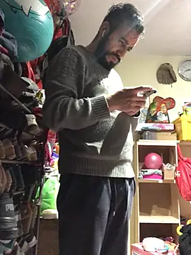 Snapshot of leonardohot1987 chatting on February 1, 2025, 5:39 am leonardohot1987 online show from February 1, 2025, 5:39 am