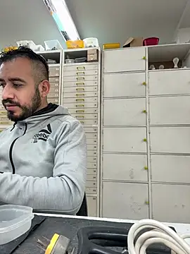 Snapshot of leonardohot1987 chatting on March 7, 2025, 3:28 pm leonardohot1987 online show from March 7, 2025, 3:28 pm