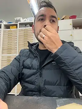 Snapshot of leonardohot1987 chatting on November 24, 2025, 8:52 pm leonardohot1987 online show from November 24, 2025, 8:52 pm