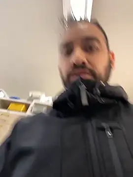 Snapshot of leonardohot1987 chatting on February 6, 2026, 6:33 pm leonardohot1987 online show from February 6, 2026, 6:33 pm