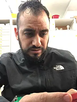 Snapshot of leonardohot1987 chatting on March 30, 2026, 7:04 pm leonardohot1987 online show from March 30, 2026, 7:04 pm