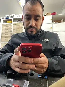 Snapshot of leonardohot1987 chatting on March 31, 2026, 5:24 pm leonardohot1987 online show from March 31, 2026, 5:24 pm