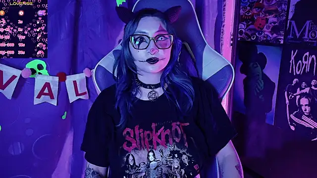 Kimlennox  online show from February 18, 2026, 1:40 pm