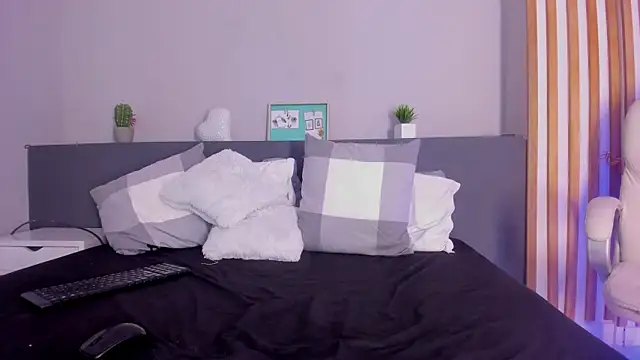 ary-london online show from January 10, 2025, 10:57 pm