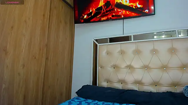 Sexyhot cat online show from December 20, 2025, 1:12 am