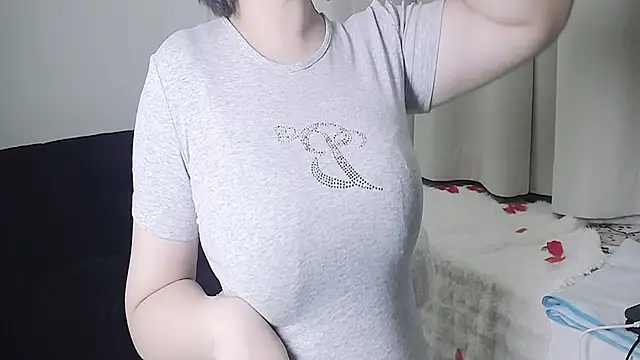 Hey-Cute online show from January 17, 2025, 5:41 pm