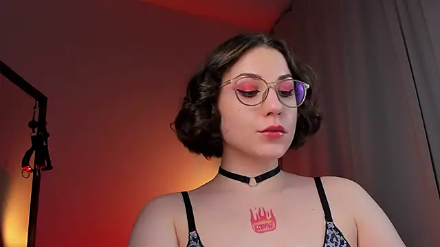 Eva Moss  online show from March 1, 2025, 12:07 am