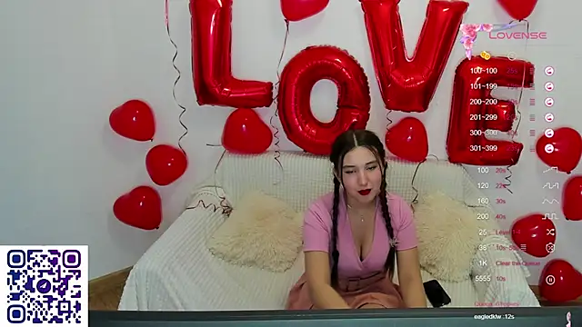 anna elfi online show from February 12, 2025, 12:55 pm