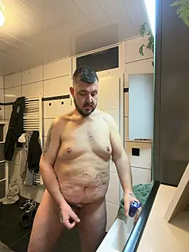 Mike3821 online show from March 18, 2026, 4:26 am