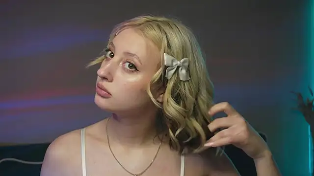 milasmiu online show from March 8, 2025, 5:01 pm