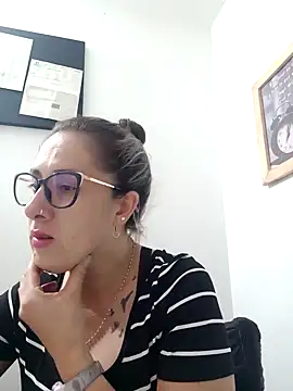 CHARLOTTE 1711 online show from February 1, 2025, 4:24 am