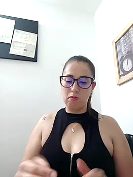 CHARLOTTE 1711 online show from February 10, 2025, 12:19 am