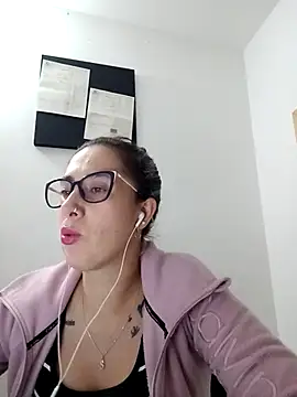 CHARLOTTE 1711 online show from February 22, 2025, 3:12 am