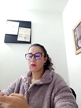 CHARLOTTE 1711 online show from March 10, 2025, 2:17 am