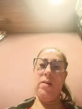Snapshot of CHARLOTTE_1711 chatting on May 14, 2026, 3:02 am CHARLOTTE 1711 online show from May 14, 2026, 3:02 am