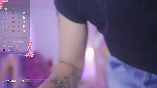 Snapshot of Hade_collinss chatting on January 22, 2025, 8:38 pm Hade collinss online show from January 22, 2025, 8:38 pm