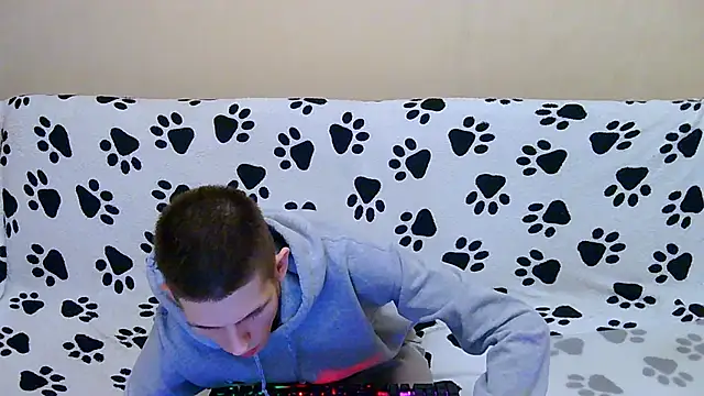 Lester Broo online show from April 19, 2026, 10:23 pm