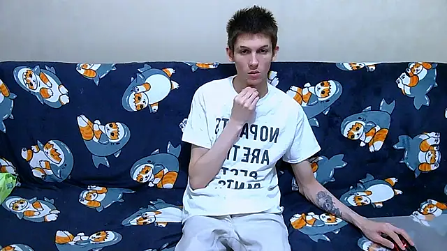 Snapshot of Lester_Broo chatting on June 4, 2026, 8:48 pm Lester Broo online show from June 4, 2026, 8:48 pm