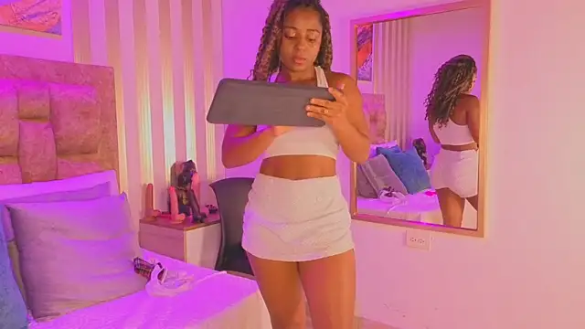 avis lara online show from March 12, 2026, 6:36 pm