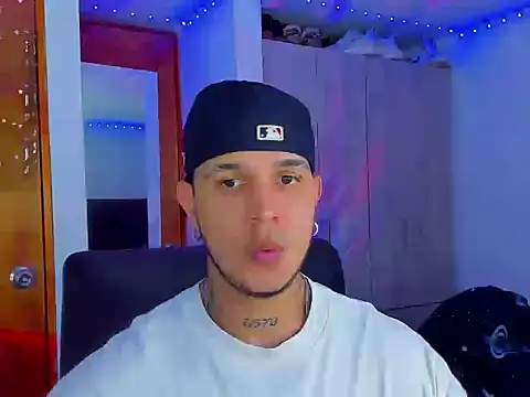 austinoficial online show from September 12, 2025, 11:15 pm