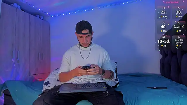 austinoficial online show from November 29, 2025, 9:29 pm