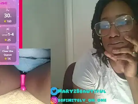 Snapshot of dragdemballznme chatting on February 2, 2025, 6:10 pm dragdemballznme online show from February 2, 2025, 6:10 pm