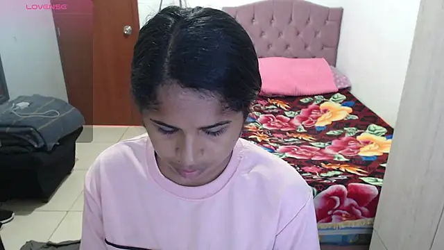 july-feria online show from December 1, 2025, 7:41 pm