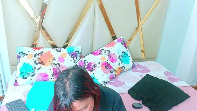 hot-littlechill online show from October 20, 2025, 7:36 pm