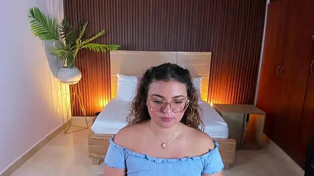 lilly ass  online show from February 17, 2025, 10:47 pm