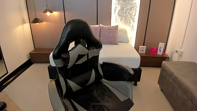 lilly ass  online show from March 13, 2026, 12:45 pm