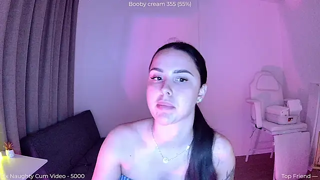 NaomiiMoon online show from June 1, 2026, 7:37 pm