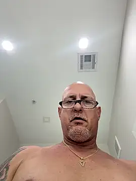 carlospingalinda online show from February 9, 2025, 4:18 pm