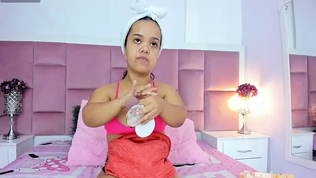 AnieRey online show from January 20, 2025, 11:56 am