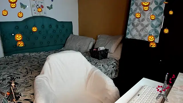 nataparis online show from October 27, 2025, 12:26 am