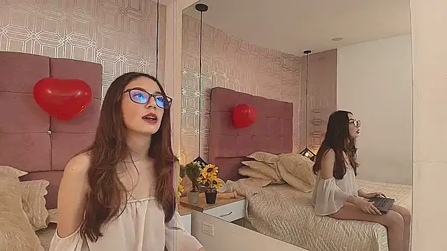 victoriapalmerfg online show from February 18, 2025, 2:27 am