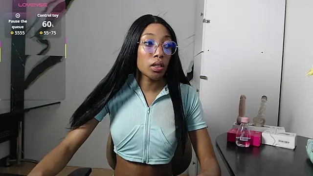 esmeralda-bk online show from September 25, 2025, 9:40 pm