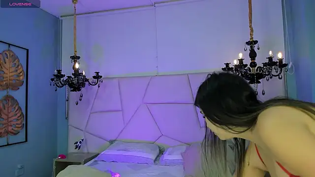 Aitana Hilton  online show from September 18, 2025, 11:56 am