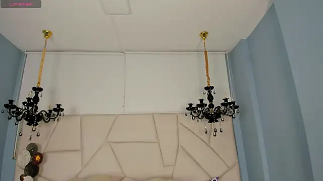 Aitana Hilton  online show from November 1, 2025, 11:34 am