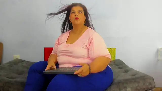 Charlotte curvy  online show from February 27, 2025, 7:47 pm