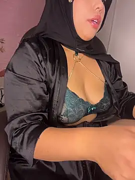 zahra Jalid online show from April 16, 2026, 11:18 pm