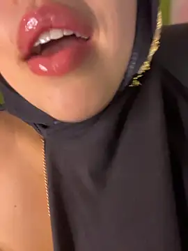 zahra Jalid online show from April 20, 2026, 11:17 pm