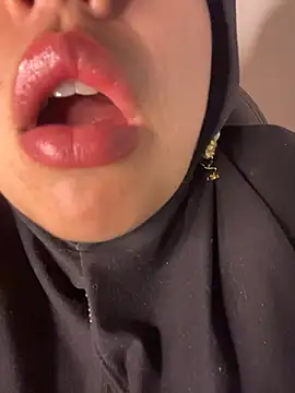 zahra Jalid online show from April 21, 2026, 1:42 am