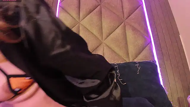 SabrinaSpell  online show from March 18, 2025, 2:59 pm