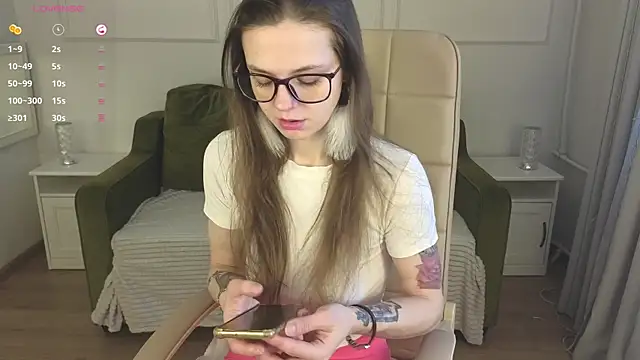 Iriss Miller online show from February 21, 2025, 12:28 pm