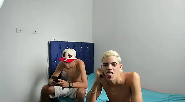 Latinos 2001 online show from March 17, 2025, 3:40 pm