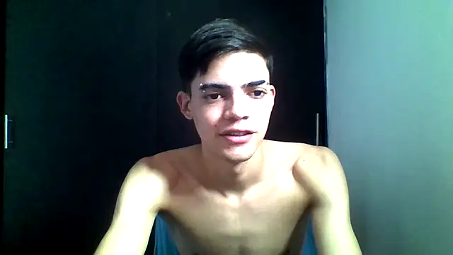 Latinos 2001 online show from May 19, 2026, 3:51 pm